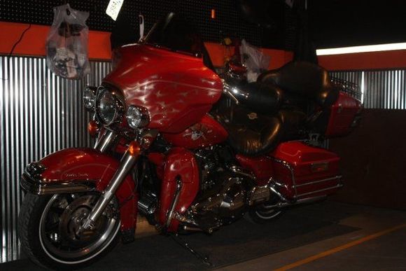 Big Red sittin in the Hog House