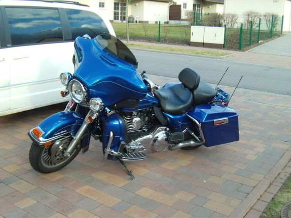 Before I changed to the SG supports, which then I lost the antenna's.  Also removed the front/rear bumpers and added a 09 SG tailight and blinkers.