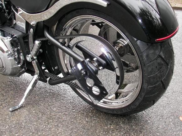 Road 6 Customs plate holder and fresh coated swingarm, also fresh rubber.