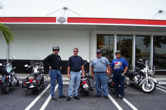 ThrottleJunkieDave-Philip-Big Al- Big-Al Sr at Petersons South