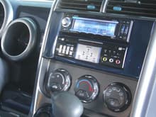 Head unit and DVD player