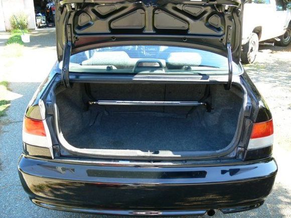 Rear strut bar