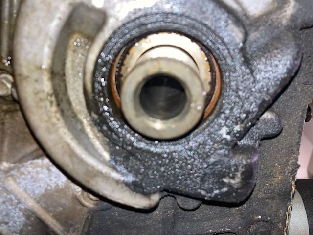 No damage to the crankshaft from the socket!