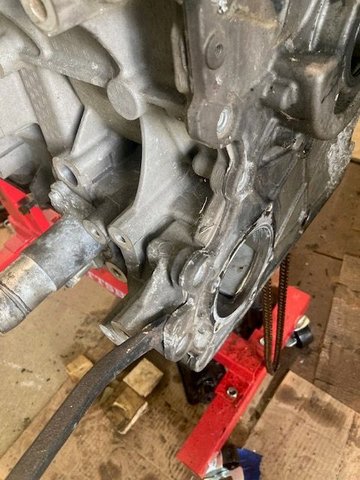 Good pry location for the front timing cover