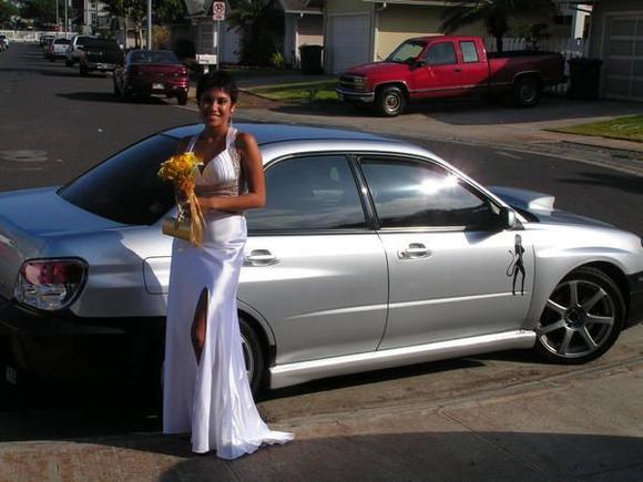Niki prom day in Hawaii 5-2-09