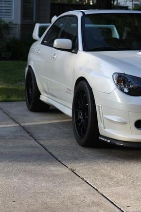 18x9.5  35 DPT flat black

275/35/18 R888