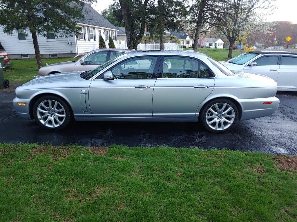 2008 Jaguar XJ8 - Show up in style, 2008 XJ8 SWB in really nice shape. Drives great! - Used - VIN SAJWA71B38SH23118 - 118,500 Miles - 8 cyl - 2WD - Automatic - Sedan - Silver - Bristol, CT 06010, United States