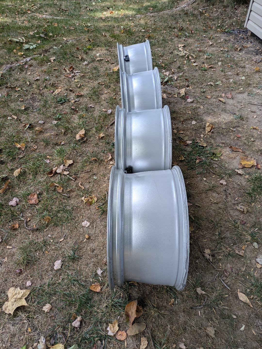 Wheels and Tires/Axles - Jaguar OEM Staggered Aleutian Wheels - 9x19 Front / 10x19 Rear - Used - 0  All Models - Ambler, PA 19002, United States
