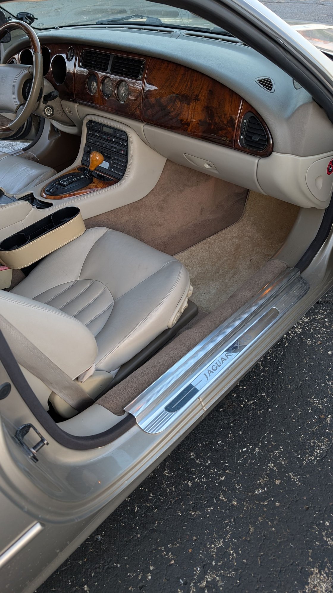 1998 Jaguar XK8 - Hardtop coupe! Low miles - Used - VIN SAJGX5241WC020578 - 69,100 Miles - 8 cyl - 2WD - Automatic - Coupe - Gold - Barryton, MI 49305, United States
