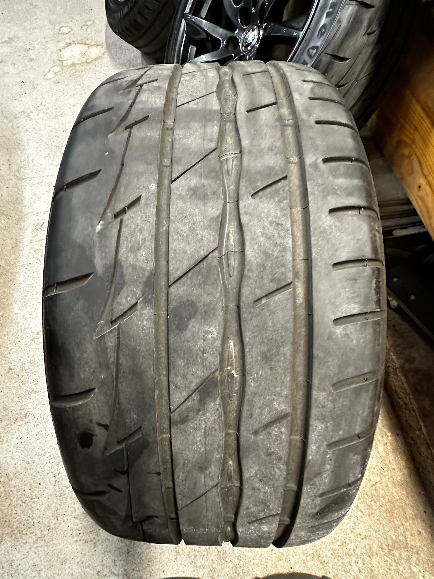 Wheels and Tires/Axles - Set of 4 Wheels and Tires from F-Type - Used - 2014 to 2024 Jaguar F-Type - Houston, TX 77008, United States