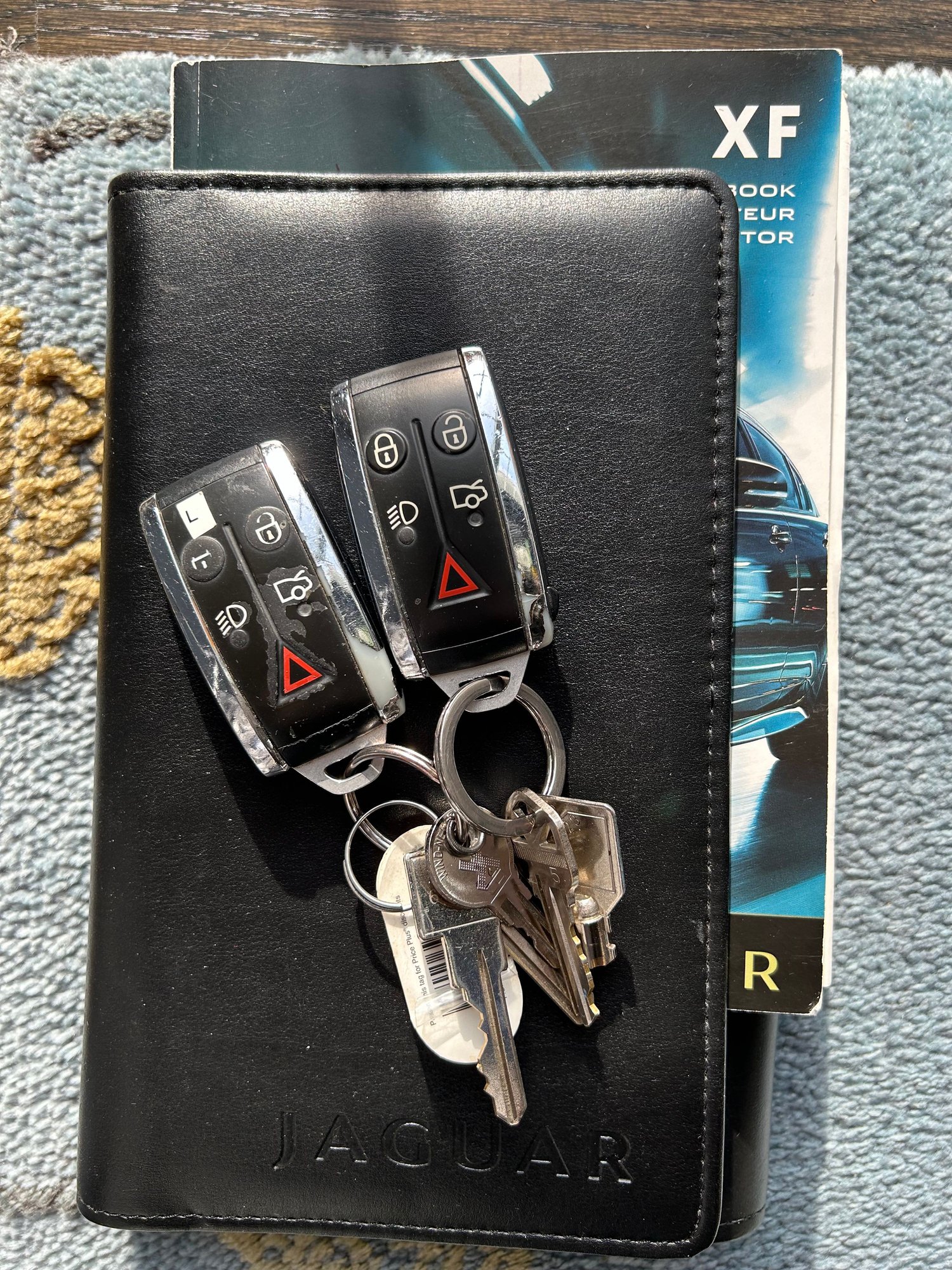 2010 Jaguar XF - Driven 5700 miles per year, Original Owner - Used - VIN SAJWAOFA9AHR68013 - 80,600 Miles - 8 cyl - 2WD - Automatic - Sedan - Silver - Secaucus-Hudson County, NJ 07094, United States