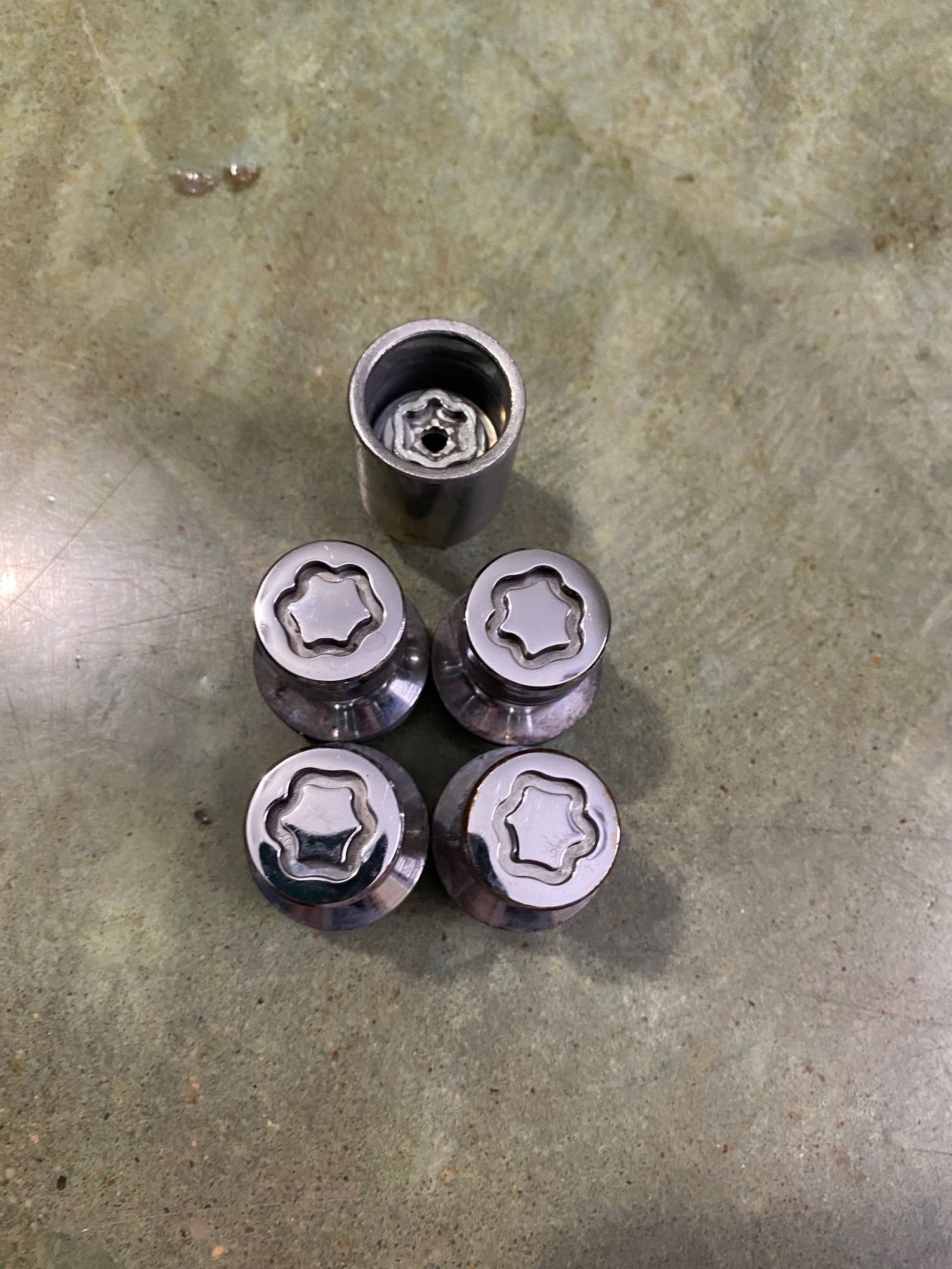 2016 Jaguar F-Type - OEM Jaguar wheel locks - Accessories - $50 - Houston, TX 77002, United States