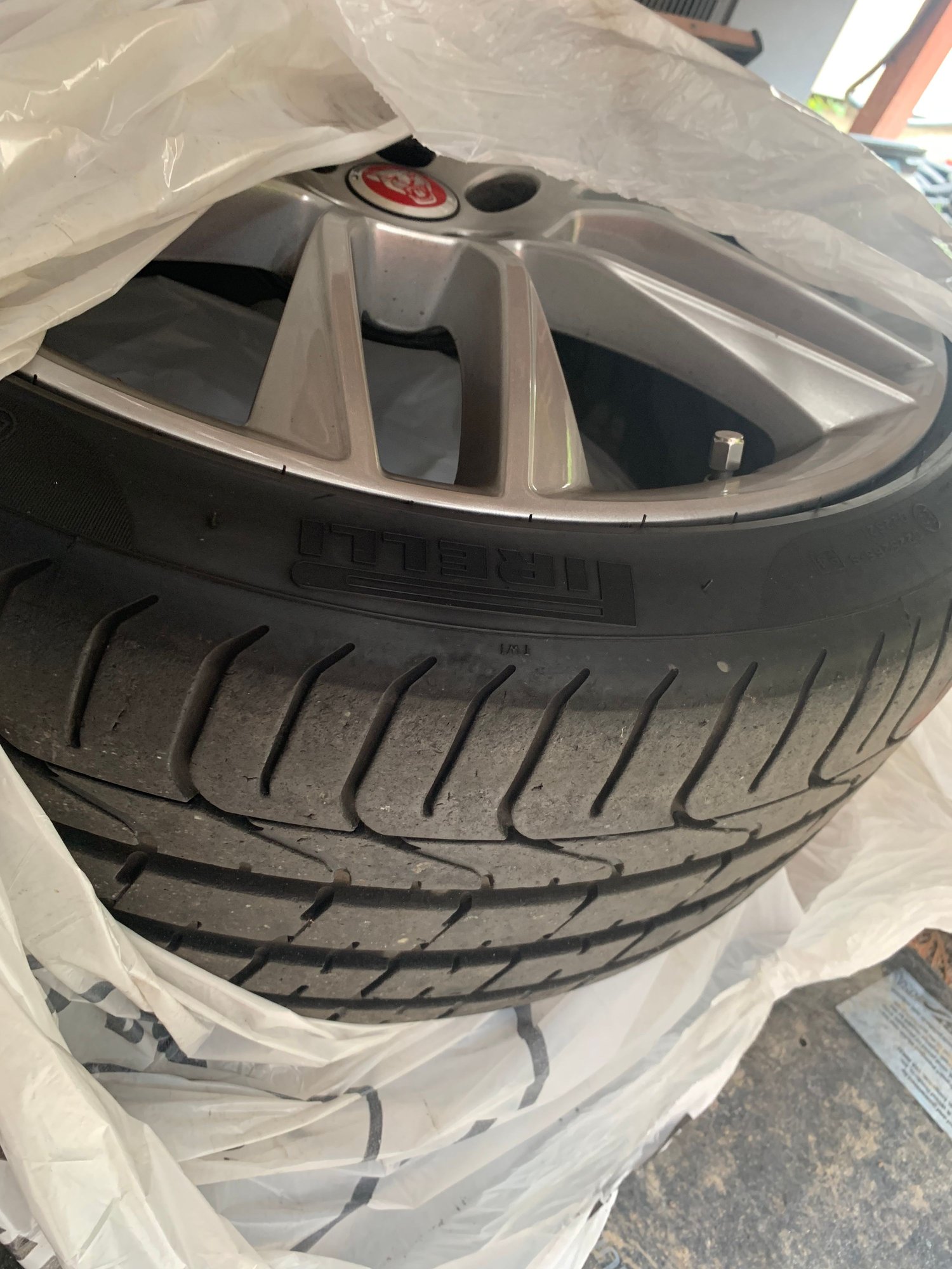Wheels and Tires/Axles - Set: 20" OEM Gyrodyne wheels + Pirelli Tires - Used - 2014 to 2019 Jaguar F-Type - Seattle, WA 98116, United States