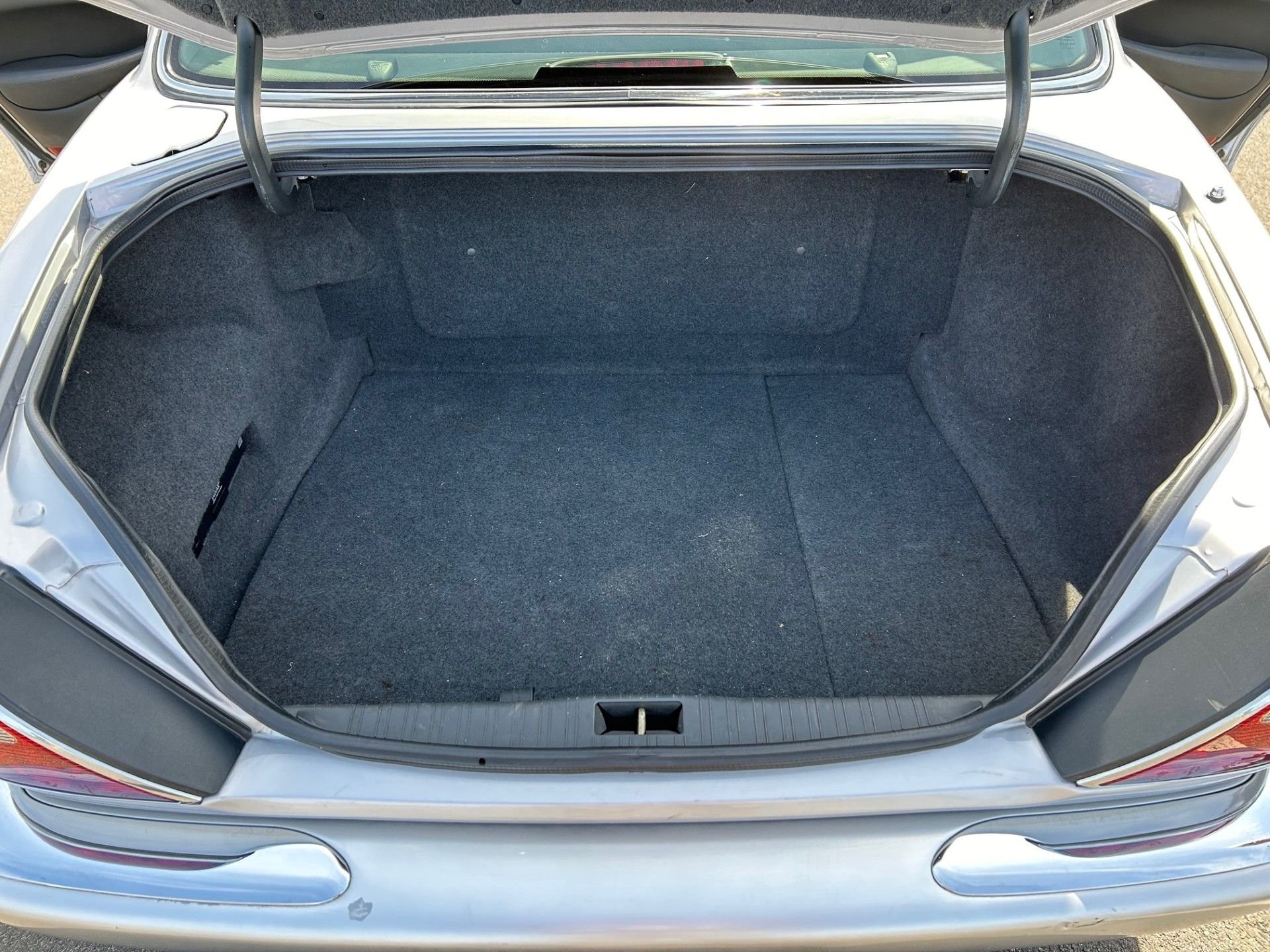 2000 Jaguar XJ8 - Amazing 2000 Jaguar XJ8 L Sport Silver Sedan w/ 111K Miles pure So. California Car - Used - VIN SAJDA23C4YLF06834 - 111,000 Miles - 8 cyl - 2WD - Automatic - Sedan - Silver - Redondo Beach, CA 90277, United States