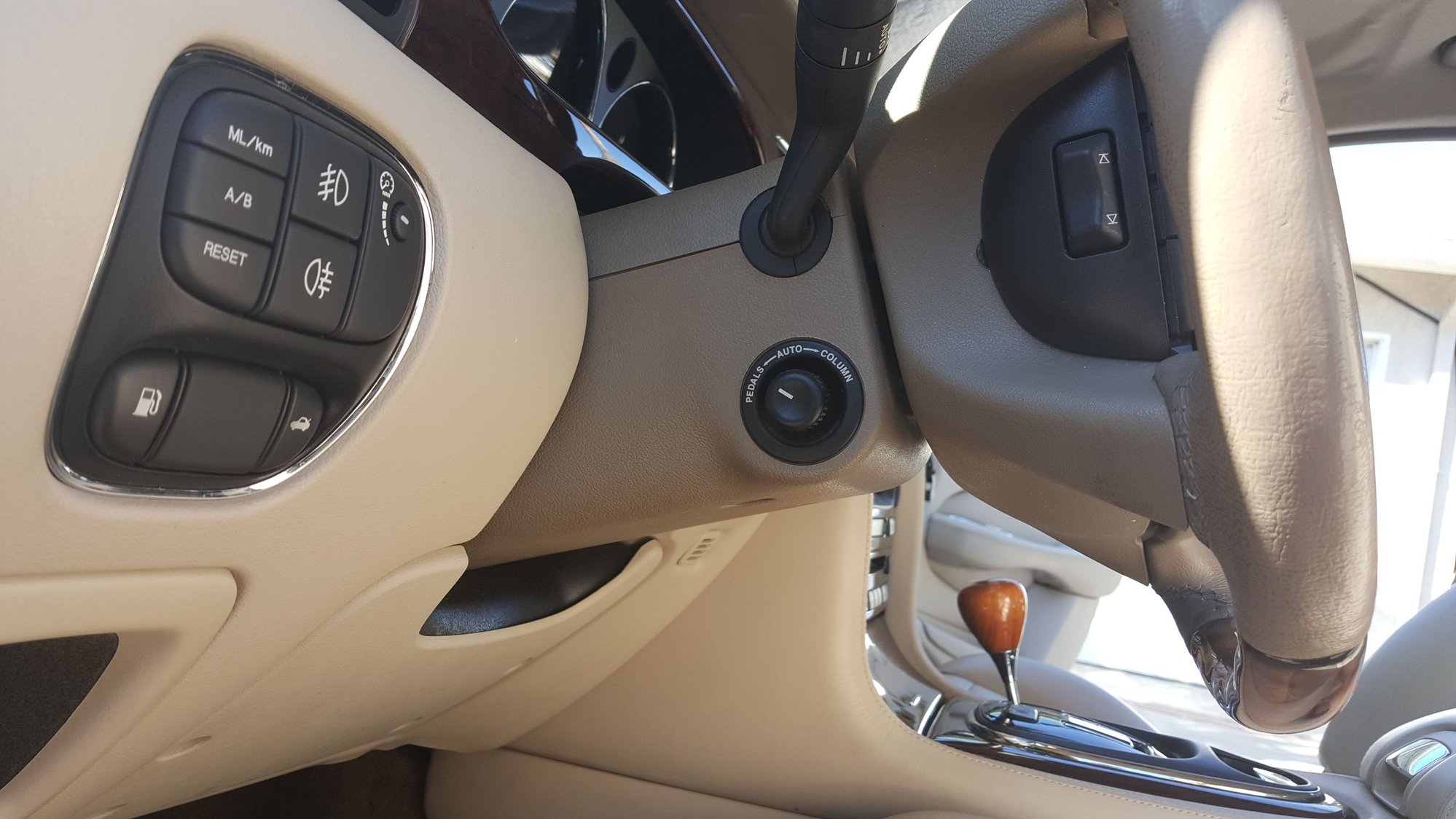 2004 Jaguar Vanden Plas - 2004 Jaguar XJ Vanden Plas Pampered and Well Maintained - Used - VIN SAJWA74C64SG22928 - 126,000 Miles - 8 cyl - 2WD - Automatic - Sedan - Silver - Winnetka, CA 91306, United States