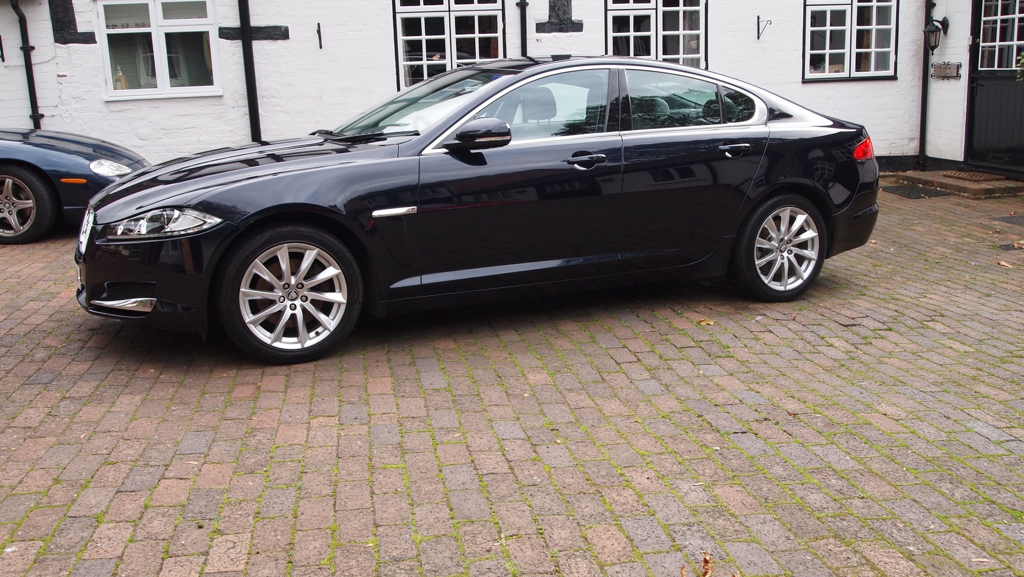 2011 Jaguar XF - Excellent condition, XF 2.2 Diesel Premium Luxury, Azurite blue 129,500 miles - UK - Used - VIN SAJEA71CX4SG01595 - Kidderminster DY11, United Kingdom