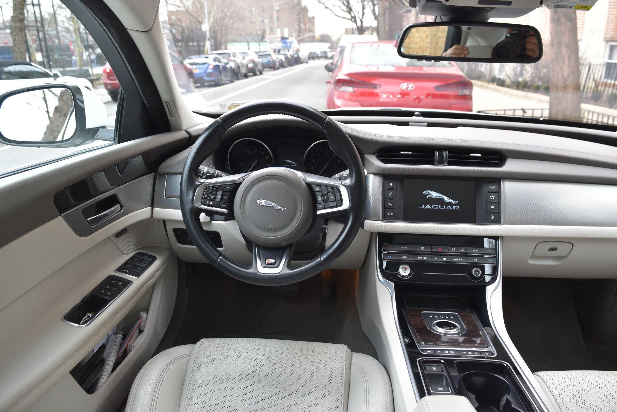 2017 Jaguar XF - 2017 XF in excellent condition - Used - VIN SAJBE4BV6HCY33727 - 65,000 Miles - 6 cyl - 2WD - Automatic - Sedan - White - Sunnyside, NY 11104, United States