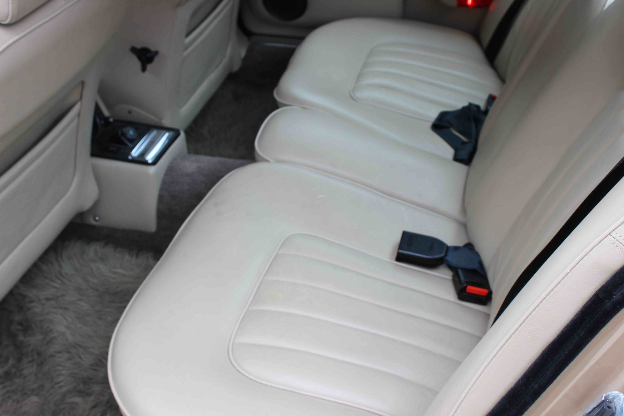 1985 Jaguar Vanden Plas - 1985 Jaguar XJ Vanden Plas - Used - VIN SAJAY1346FC415477 - 113,400 Miles - 6 cyl - 2WD - Automatic - Sedan - Beige - Venice, CA 90291, United States