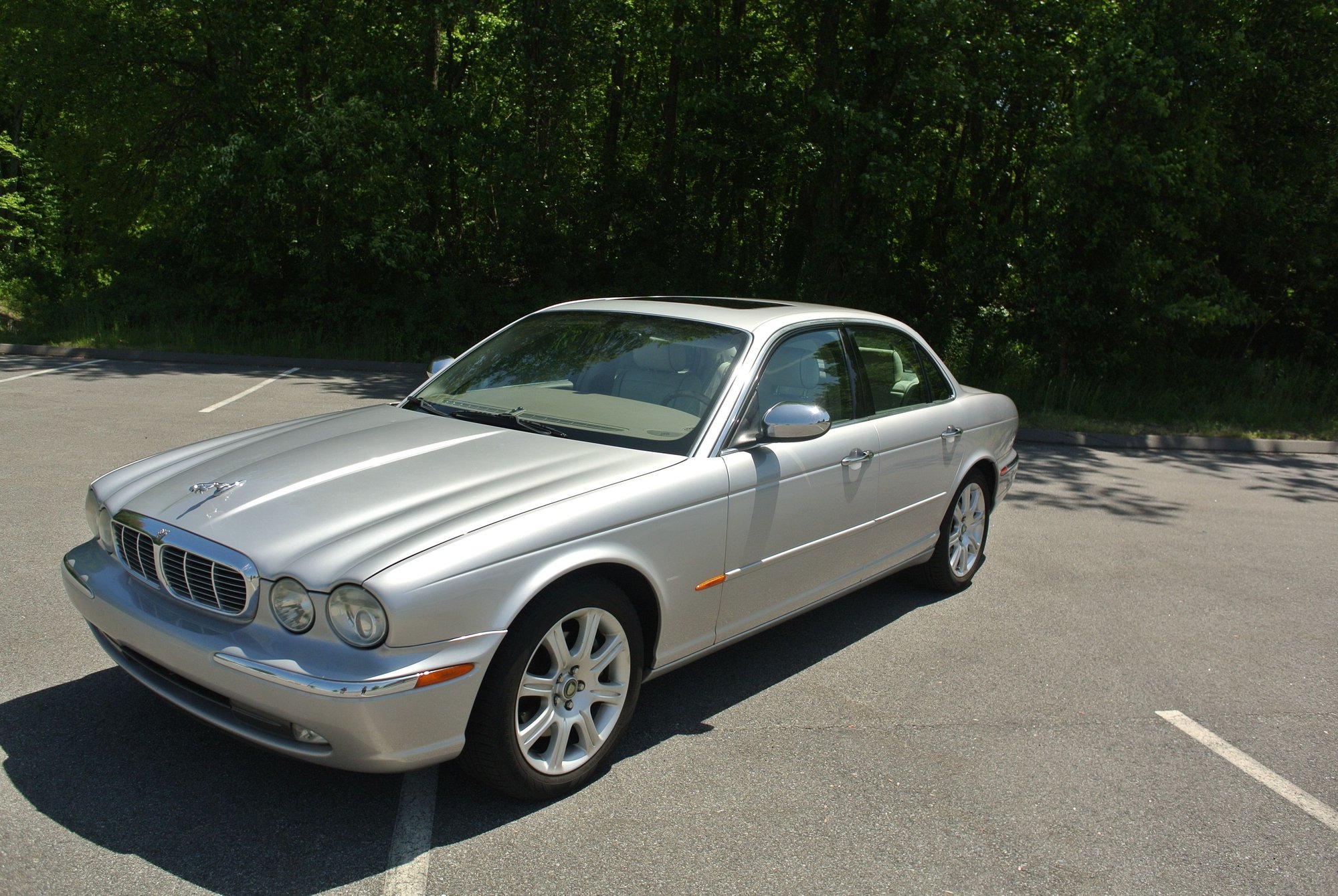 2004 Jaguar Vanden Plas - 2004 Jaguar Vanden Plas with fully fucntioning factory air-electronic suspension - Used - VIN SAJEA74C14SG11606 - 167,200 Miles - 8 cyl - 2WD - Automatic - Sedan - Silver - South Windsor, CT 06074, United States