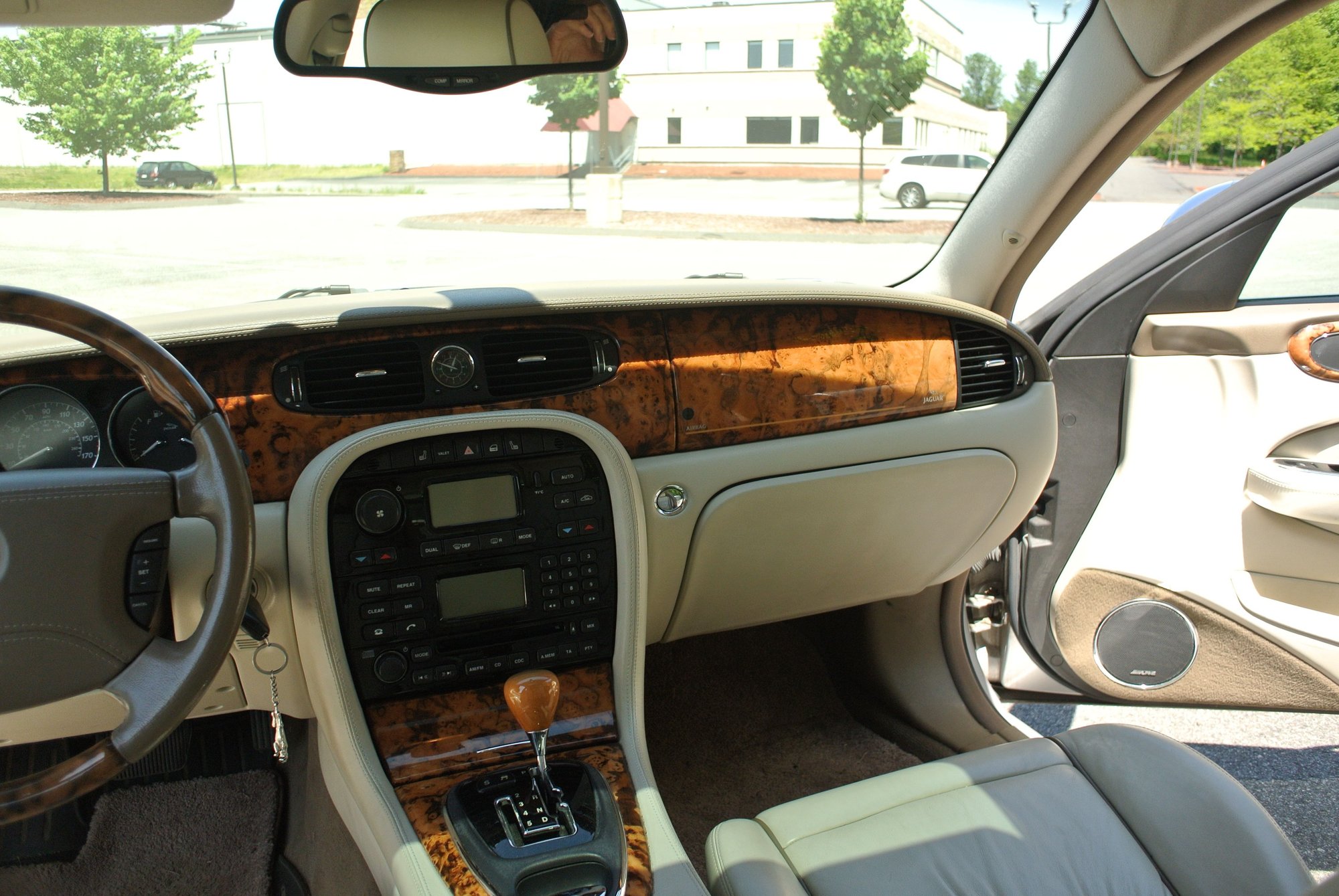 2004 Jaguar Vanden Plas - 2004 Jaguar Vanden Plas with fully fucntioning factory air-electronic suspension - Used - VIN SAJEA74C14SG11606 - 167,200 Miles - 8 cyl - 2WD - Automatic - Sedan - Silver - South Windsor, CT 06074, United States