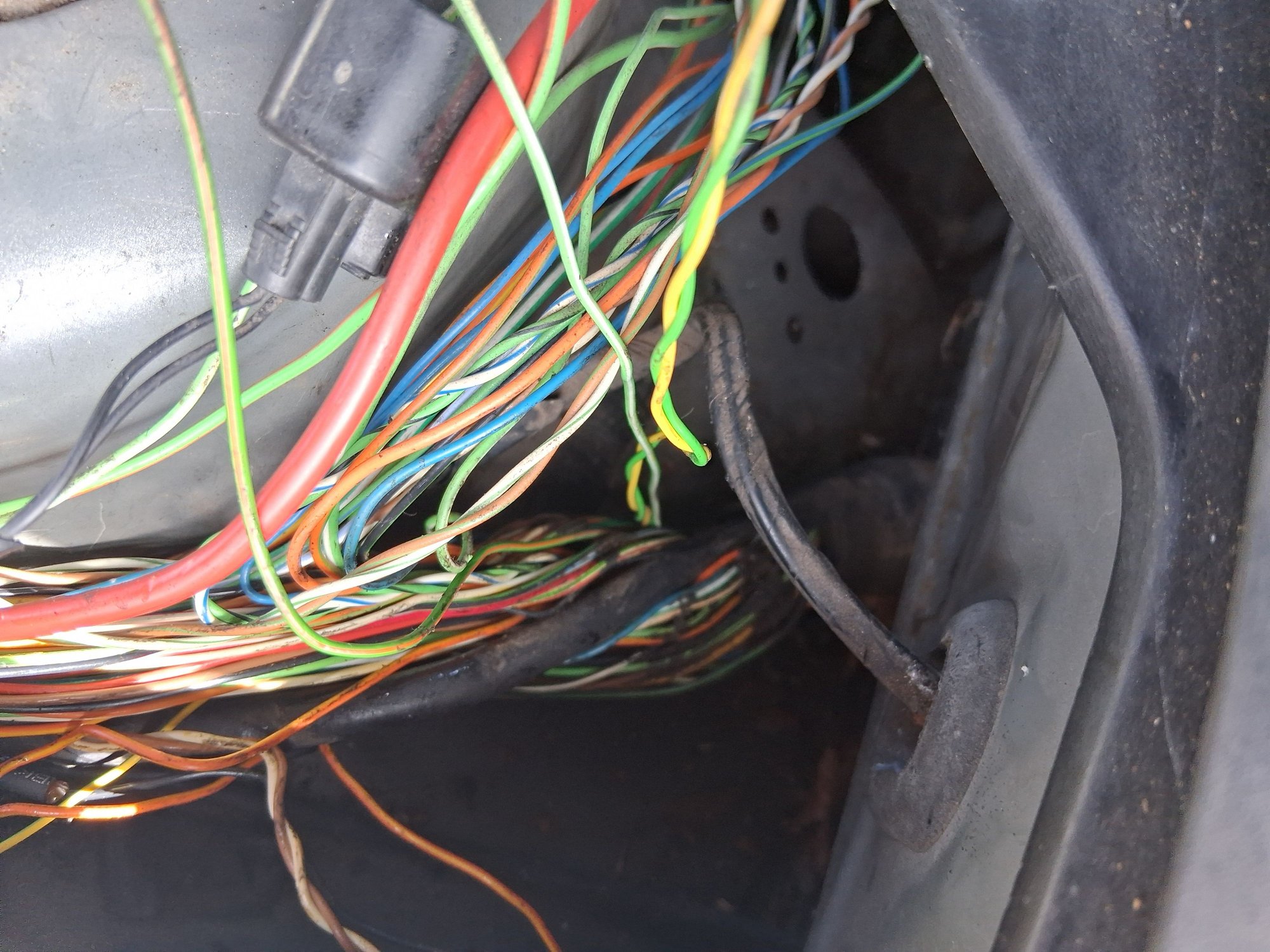 This is where the CAN comes out from the cabin. It goes directly to the ABS Module and splits into 1 wire 