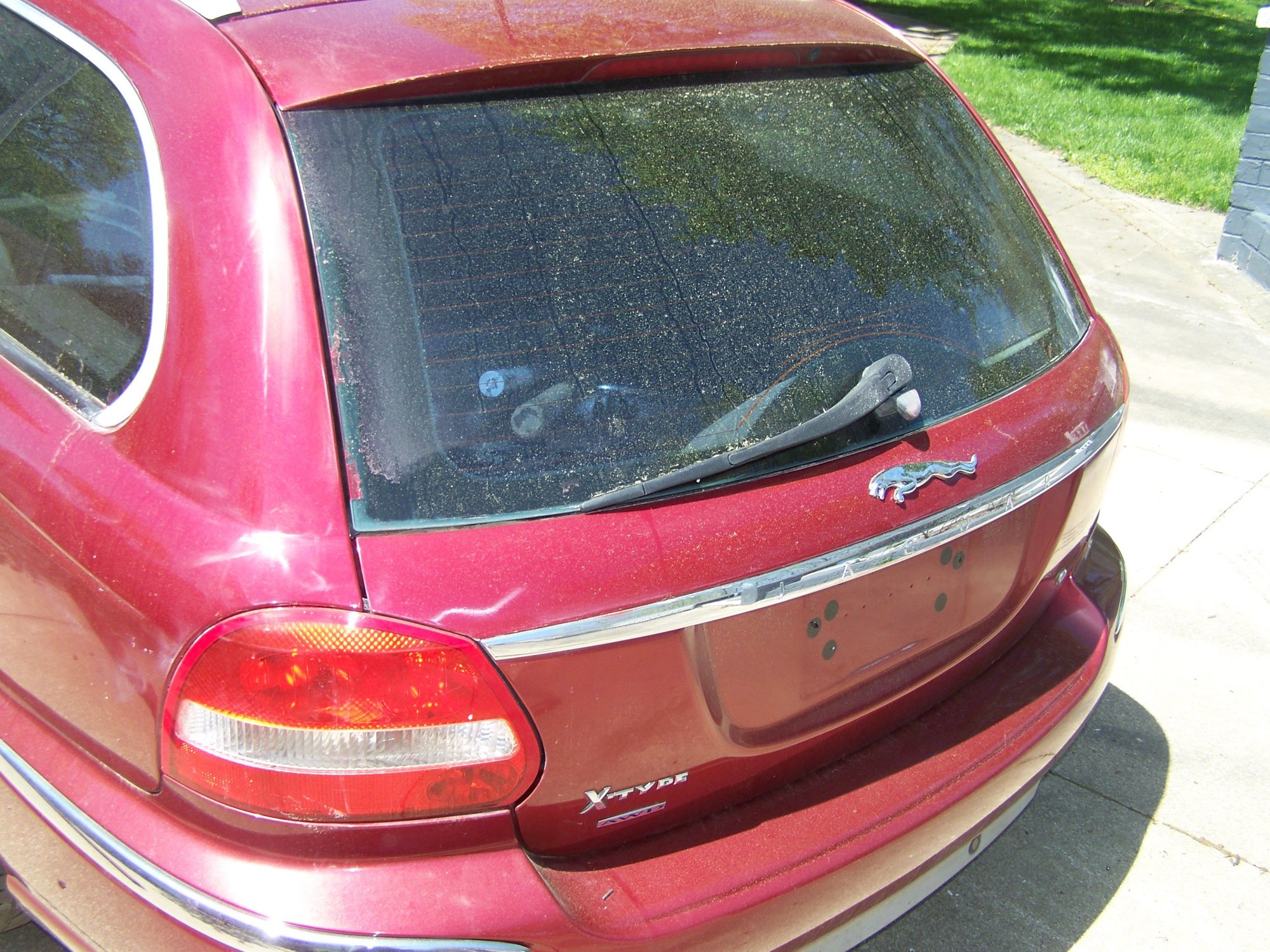 2006 Jaguar X-Type - 2006 X-Type Estate Wagon Rear Glass as Pictured Make Offer - Exterior Body Parts - $1 - Akron, OH 44320, United States