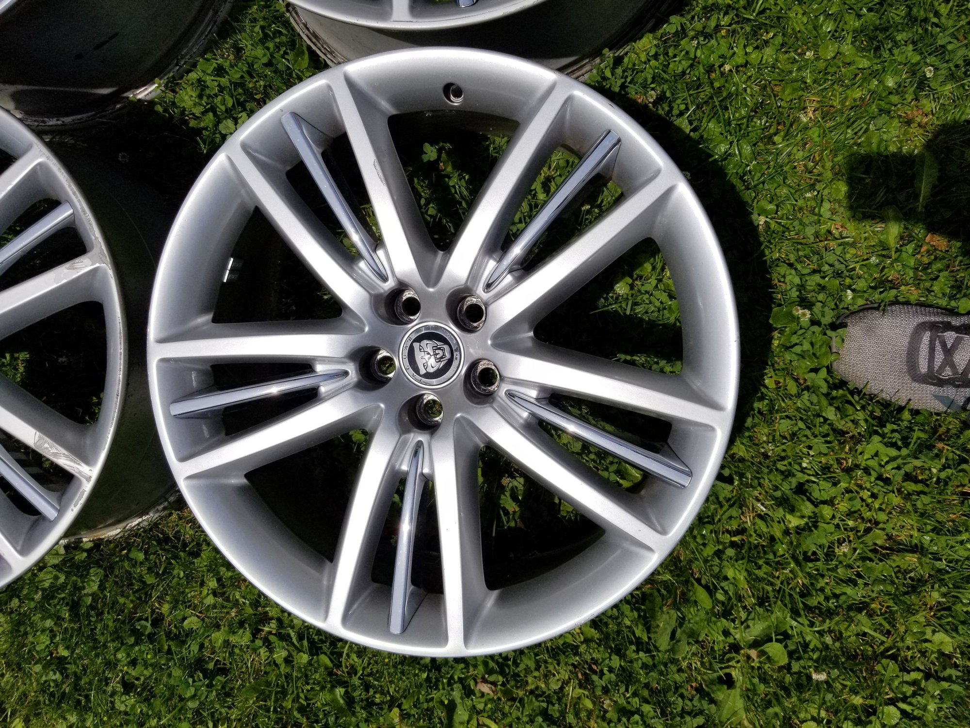 Wheels and Tires/Axles - 20x9.5 rear/20x8.5 front wheels from 2010+ XF Supercharged - Used - 2009 to 2019 Jaguar XF - Lansing, MI 48917, United States