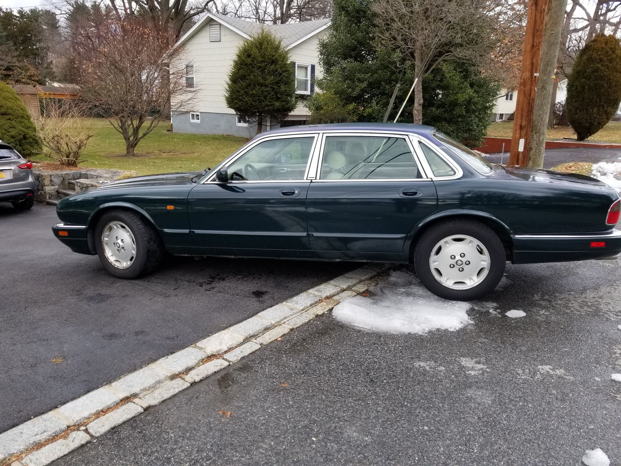 1996 Jaguar XJ6 - 1996 XJ6 Jaguar, British Racing Green, runs, but needs work. - Used - VIN SAJHX1244TC772333 - 166,000 Miles - 6 cyl - 2WD - Automatic - Sedan - Other - Montrose, NY 10548, United States