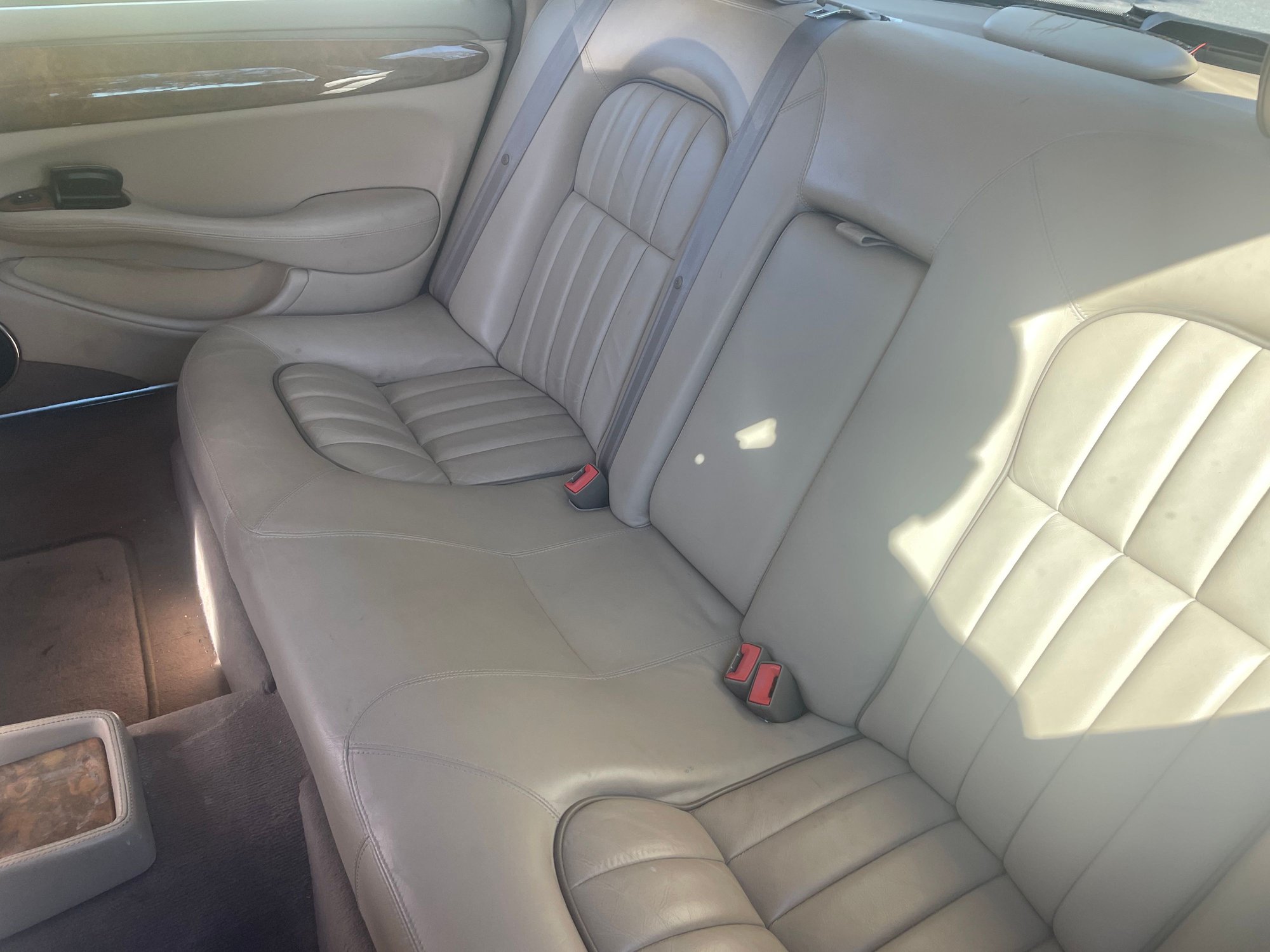 2001 Jaguar XJ8 - 2001 XJ8 LWB X308 w/XJR Wheels 100K miles - Used - VIN SAJDA23C81LF27448 - 100,000 Miles - 8 cyl - 2WD - Automatic - Sedan - White - Clearwater, FL 33764, United States