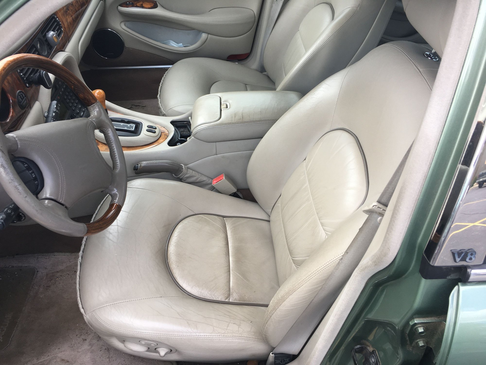 2000 Jaguar Vanden Plas - 2000 Vandam Plas - Used - VIN SAJDA24C2YLF17944 - 96,099 Miles - 8 cyl - 2WD - Automatic - Sedan - Other - Smithfield, RI 02917, United States