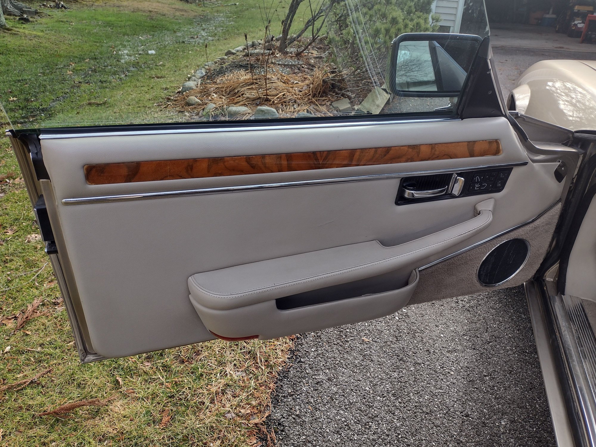 1996 Jaguar XJS - 1996 Jaguar XJS Convertible - Used - VIN SAJXN2749TC225415 - 75,000 Miles - 6 cyl - 2WD - Automatic - North Scituare, RI 02857, United States