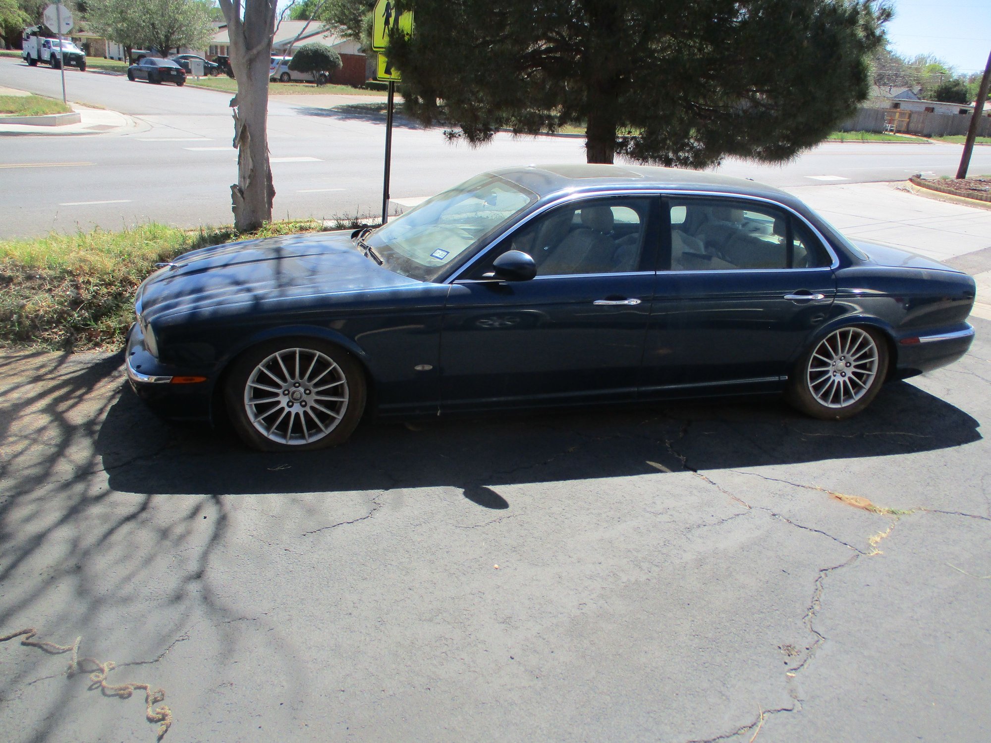 2006 Jaguar XJ8 - Beautiful "Kitty" but no local mechanic - Used - VIN SAJWA79B86SH03173 - 189,585 Miles - 8 cyl - Automatic - Sedan - Blue - Midland, TX 79705, United States