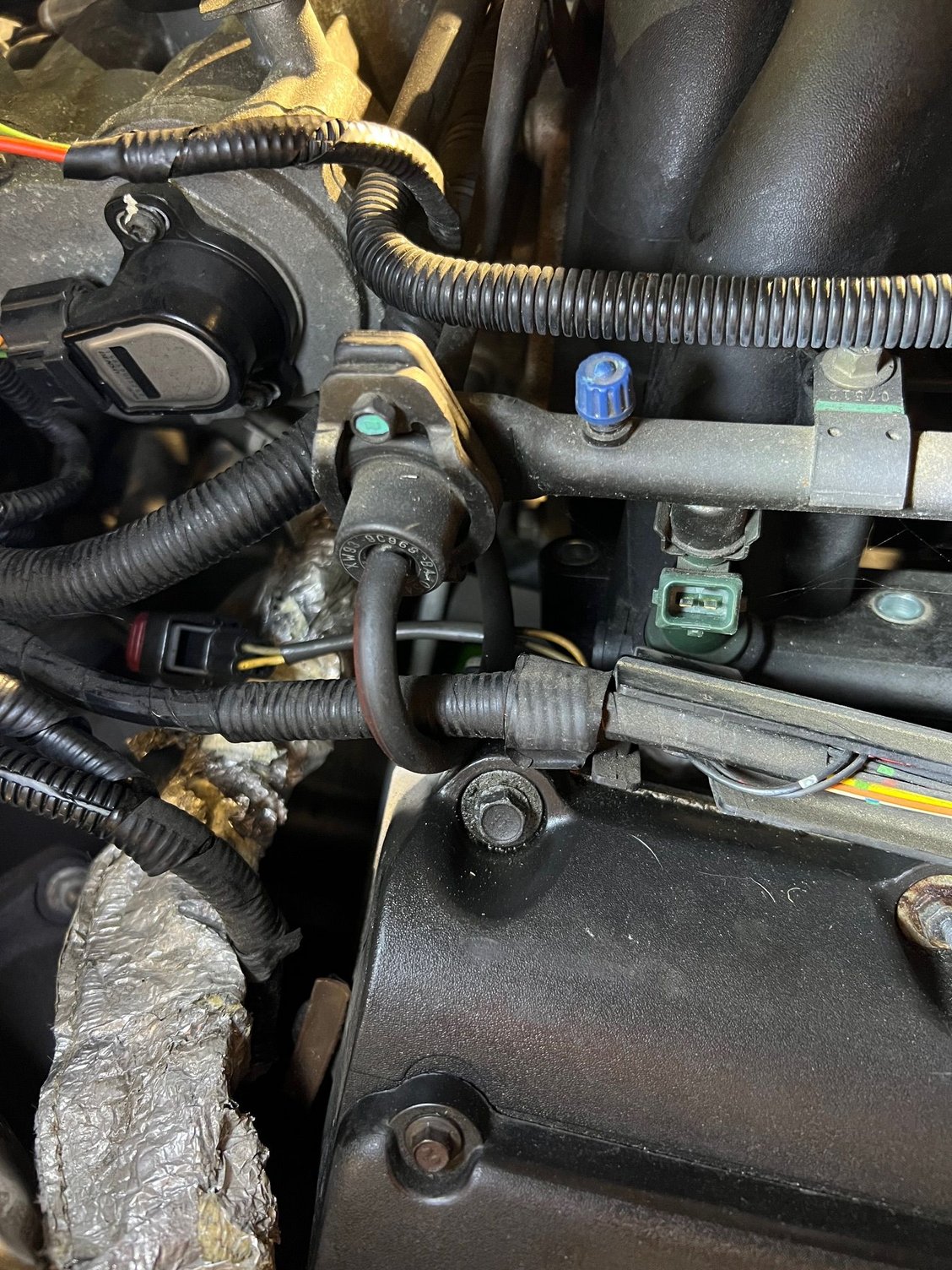 Have to disconnect this fuel line.  Does it have an o-ring? Size?