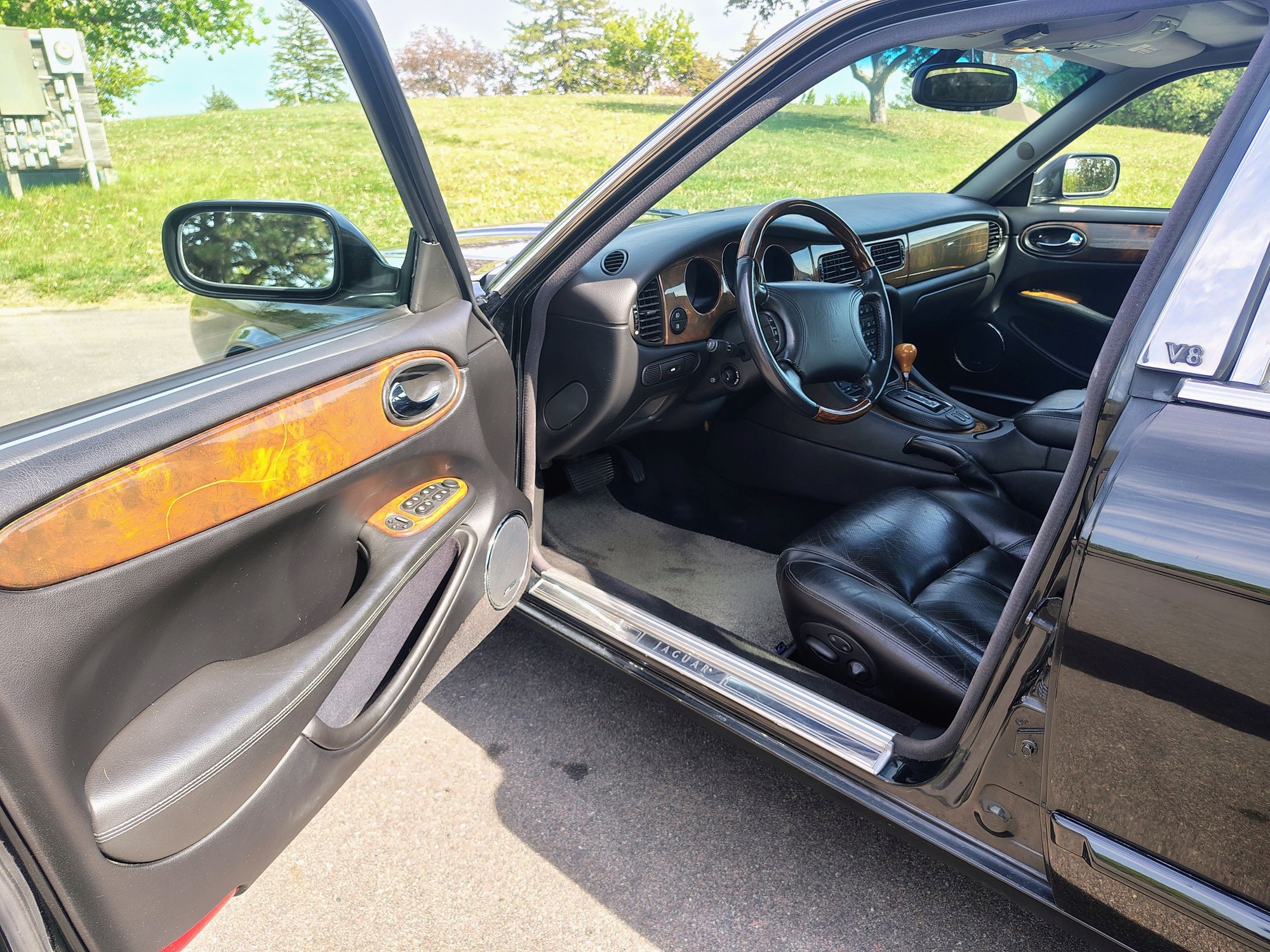 2000 Jaguar XJR - Clean Black on Black XJR - Used - VIN SAJDA15BOYMF16169 - 85,200 Miles - 8 cyl - 2WD - Automatic - Sedan - Black - Sioux City, IA 51106, United States