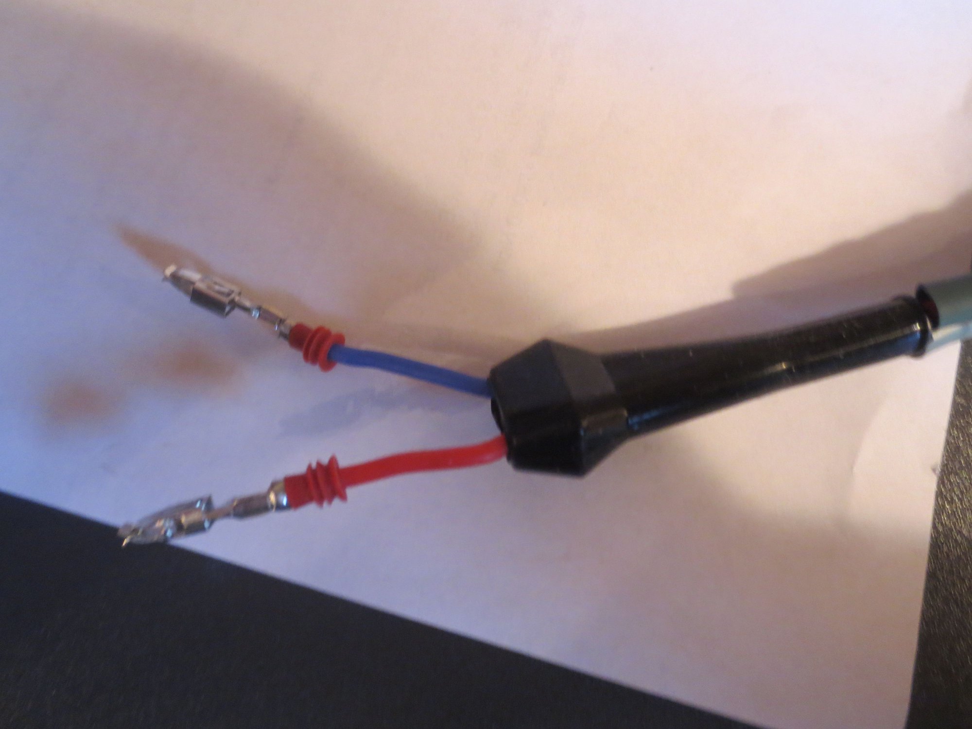 The two wires for each injector with the connector pins crimped ready to be pushed into the injector connector housing