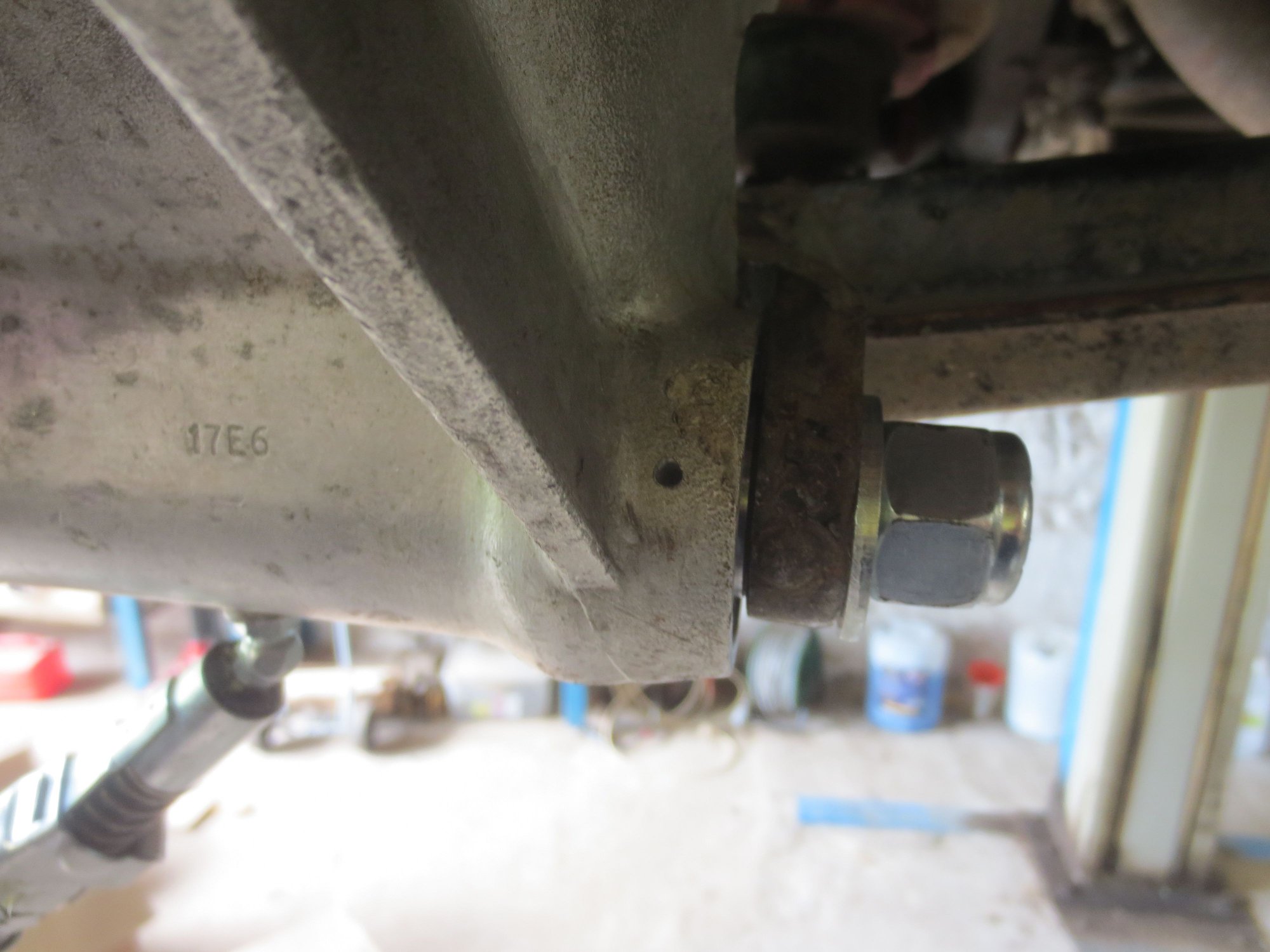 You can just see the seal track nicely against the bracket, as a result of using shims to get the fit with no slop.