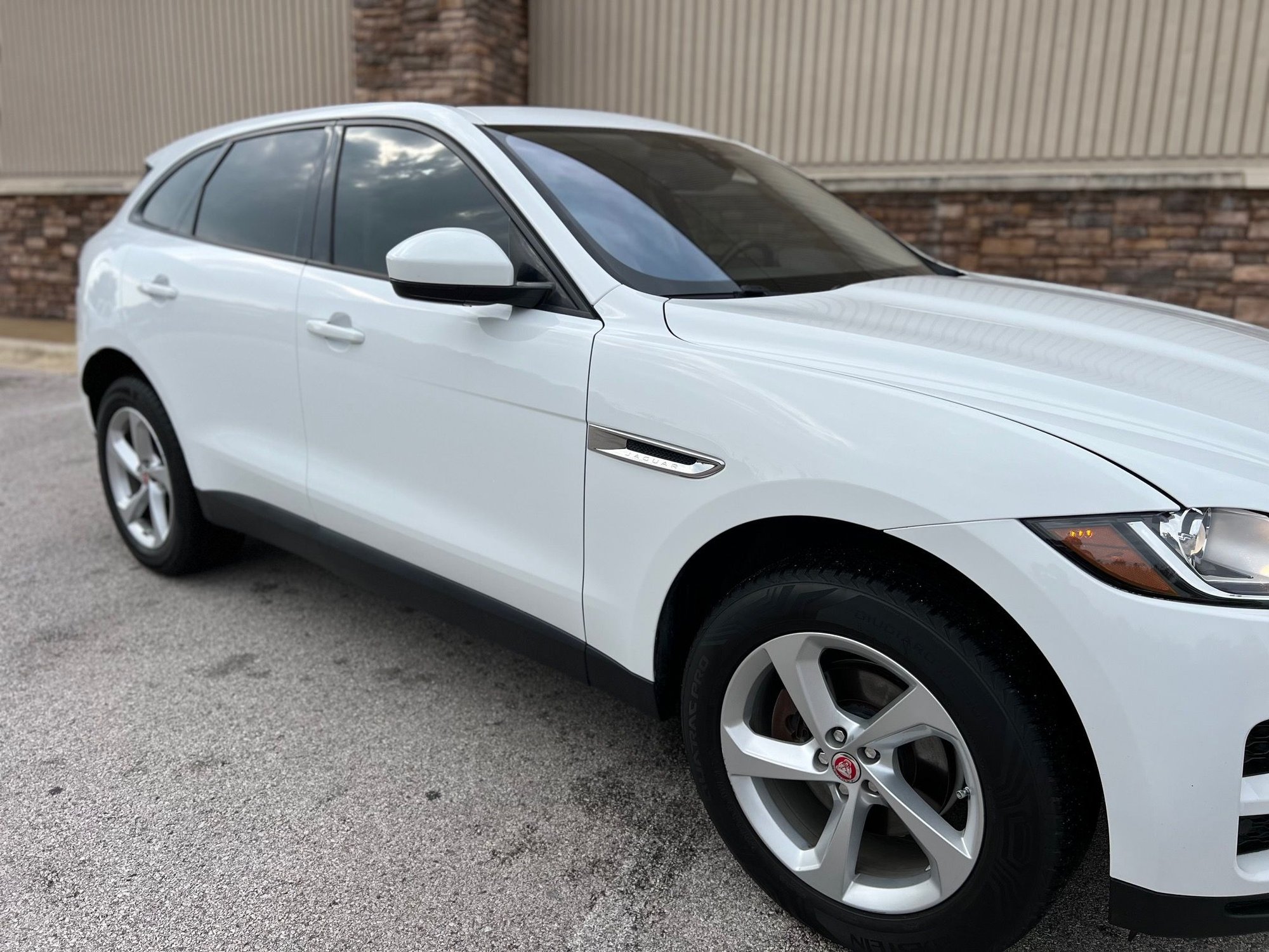 2017 Jaguar F-Pace - Diesel F-Pace with BRAND NEW DIESEL ENGINE!! - Used - VIN SADCJ2BN3HA089409 - 110,088 Miles - 4 cyl - AWD - Automatic - SUV - White - Austin, TX 78634, United States