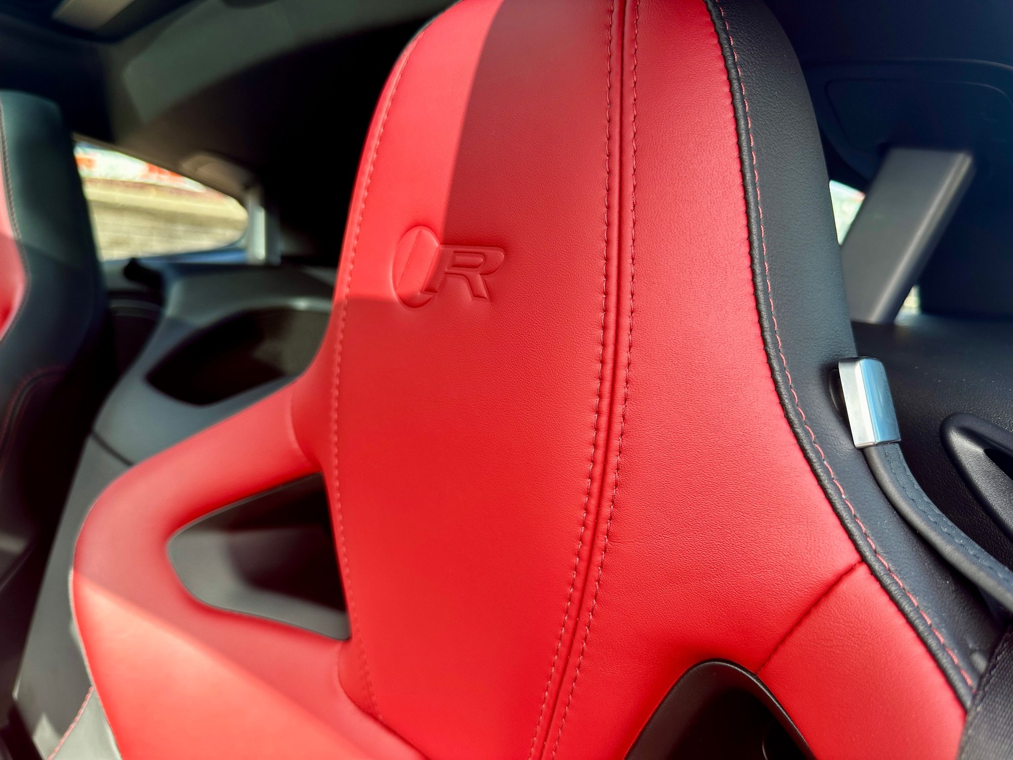 2016 Jaguar F-Type - 2016 Jaguar F Type R - Italian Racing Red, carbon ceramic brakes - Used - VIN SAJXJ6DL7GMK23806 - 27,100 Miles - 8 cyl - AWD - Automatic - Coupe - Red - Waterdown, ON L8B 0G, Canada