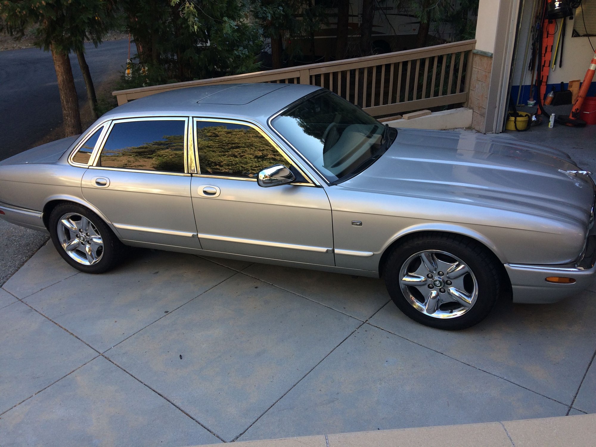 1998 Jaguar XJ8 - 98 XJ8, beautiful car Lo Lo Miles 38,400 - Used - VIN 2G1FP32P4T2108389 - 38,400 Miles - 8 cyl - 2WD - Automatic - Sedan - Silver - Blue Jay, CA 92317, United States