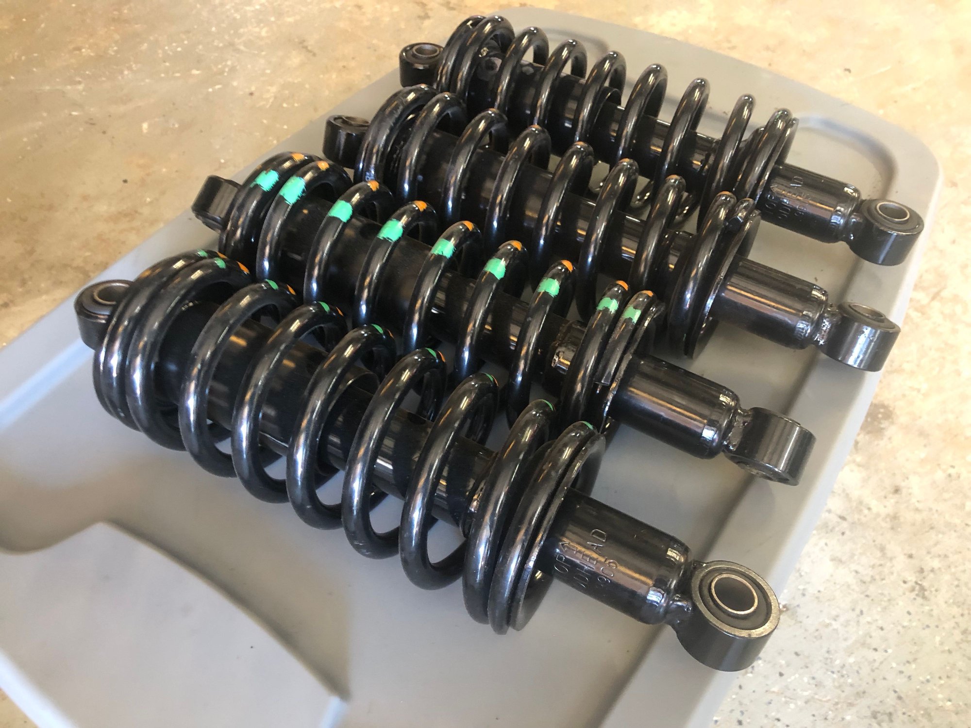 Steering/Suspension - Set of 4 rear coil spring/shocks for xj6/12 ser1,2,3. - Used - 1969 to 1987 Jaguar XJ6 - Moultrie, GA 31768, United States