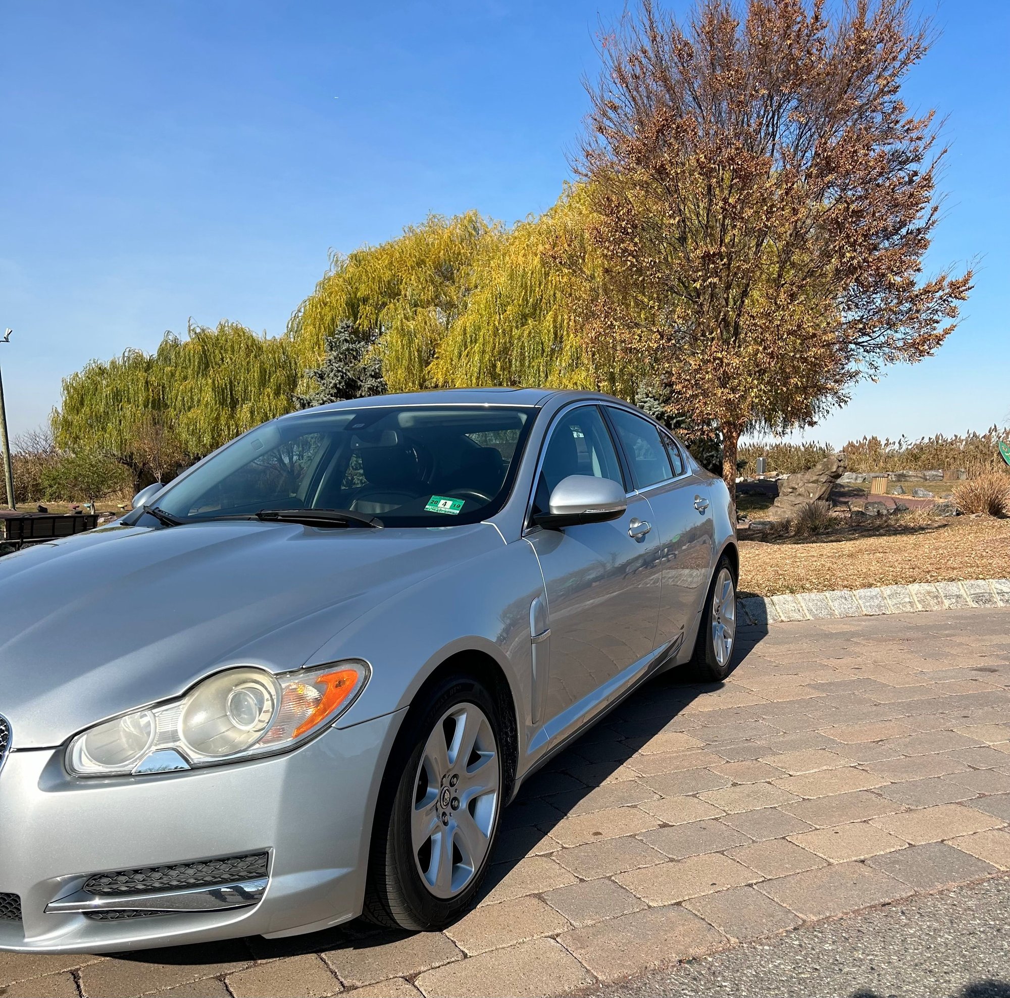 2010 Jaguar XF - Driven 5700 miles per year, Original Owner - Used - VIN SAJWAOFA9AHR68013 - 80,600 Miles - 8 cyl - 2WD - Automatic - Sedan - Silver - Secaucus-Hudson County, NJ 07094, United States