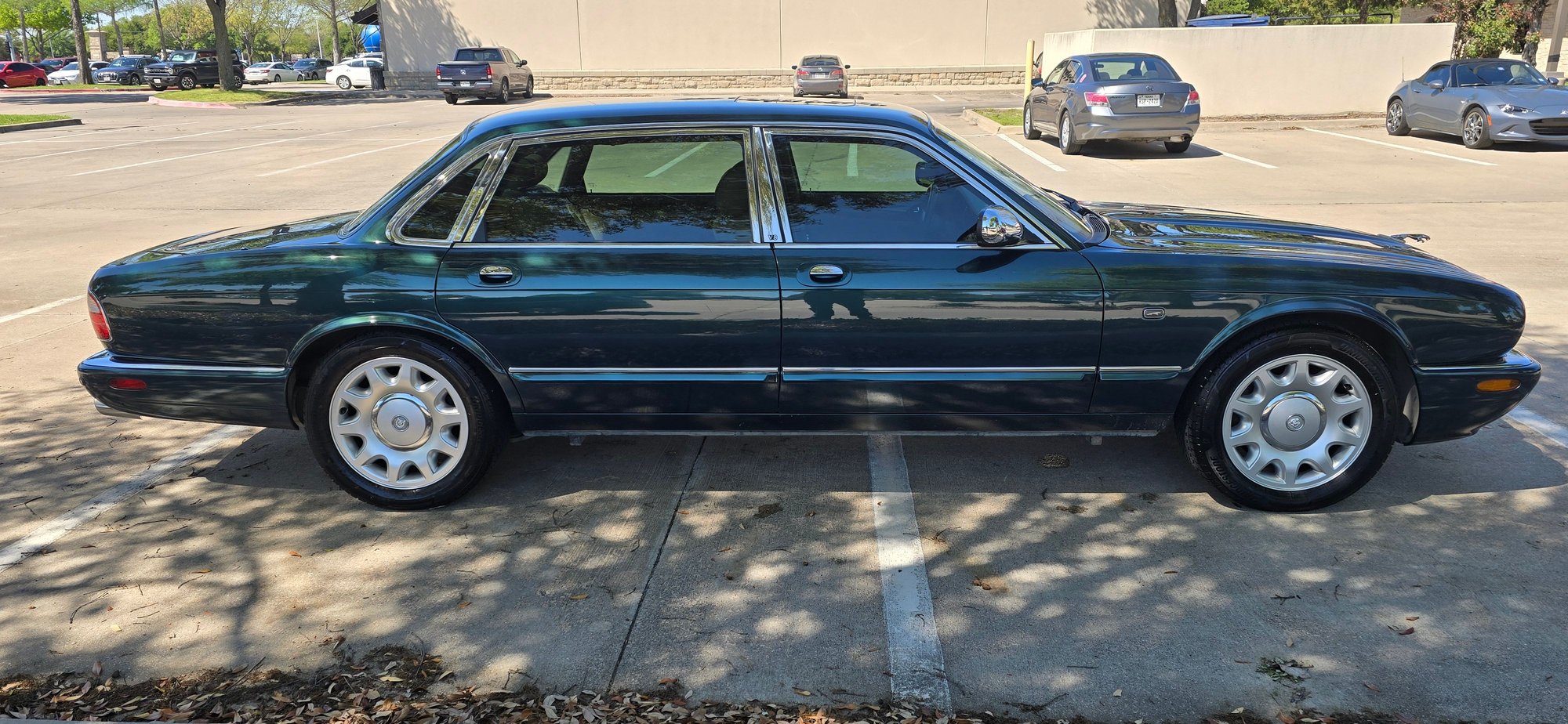 2003 Jaguar XJ8 - 2003 XJ Super8 - GORGEOUS!! - Used - VIN SAJDA25B33MF52078 - 77,834 Miles - 8 cyl - 2WD - Automatic - Sedan - Other - Allen, TX 75002, United States