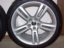 Right rear tire and wheel 3000 miles use
