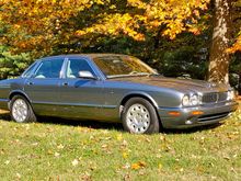 2003 Jaguar XJ8 (X308), Quartz Metallic over Oatmeal, OE Starburst Wheels