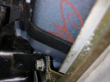 Door lock cylinder connector rod I cant remove