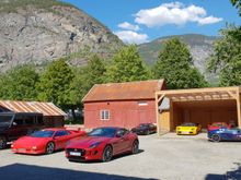 More of his cars on the Hotel parking lot.