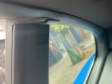 This side has it. Screw not exposed 