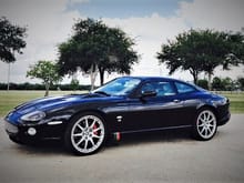        2005 XKR Coupe  --  Onyx and Ivory  
            20" BBS "Montreal" Whells
