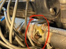 Detail view of the gasket that needs replaced