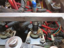 Oetiker clamp on the injector, stainless fuel pipe clamp on the rail spigot